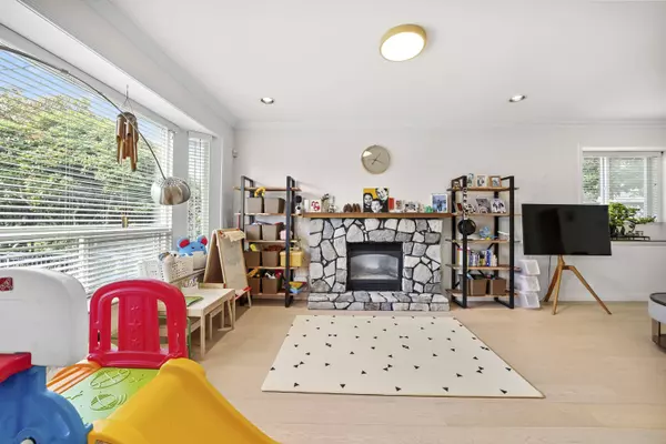 4857 Victory ST, Burnaby, BC V5J 1S5