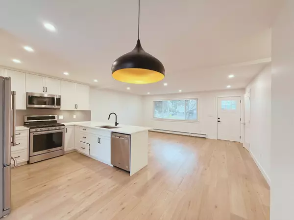 1967 Dorset AVE, Port Coquitlam, BC V3B 2A6