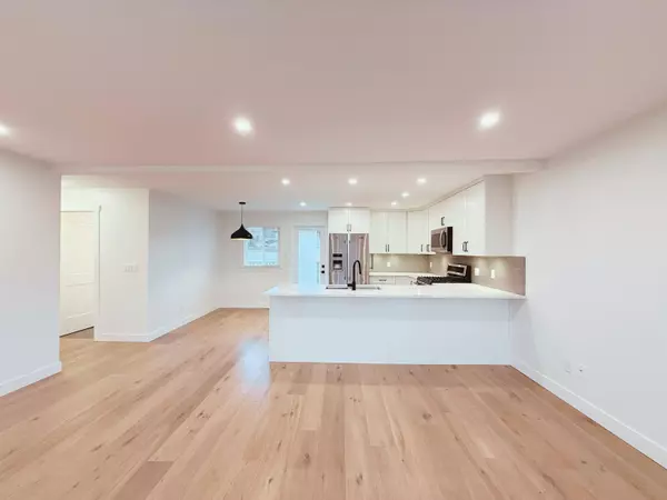 1967 Dorset AVE, Port Coquitlam, BC V3B 2A6