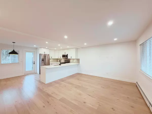 1967 Dorset AVE, Port Coquitlam, BC V3B 2A6