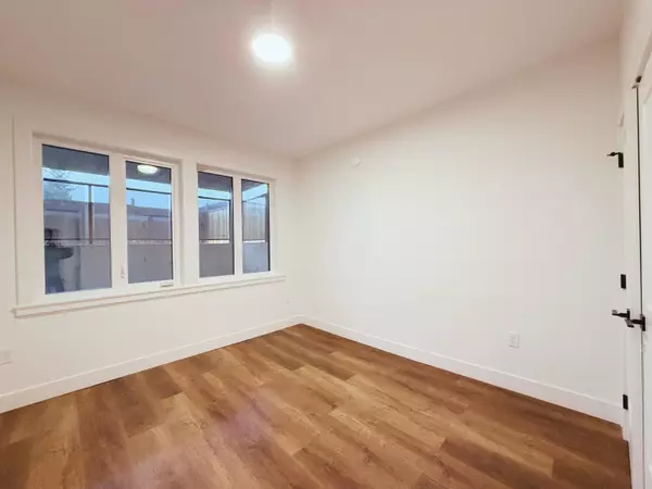 16676 17a AVE #Basement, Surrey, BC V3Z 0T3