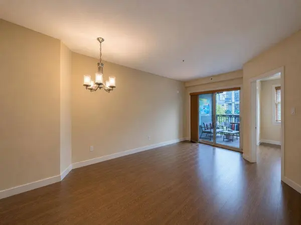 20367 85 AVE #203, Langley, BC V2Y 3R1