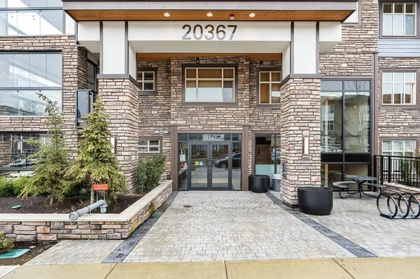 20367 85 AVE #203, Langley, BC V2Y 3R1