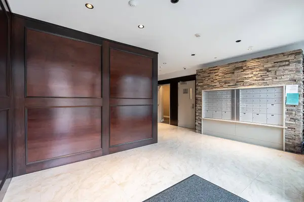 20367 85 AVE #203, Langley, BC V2Y 3R1