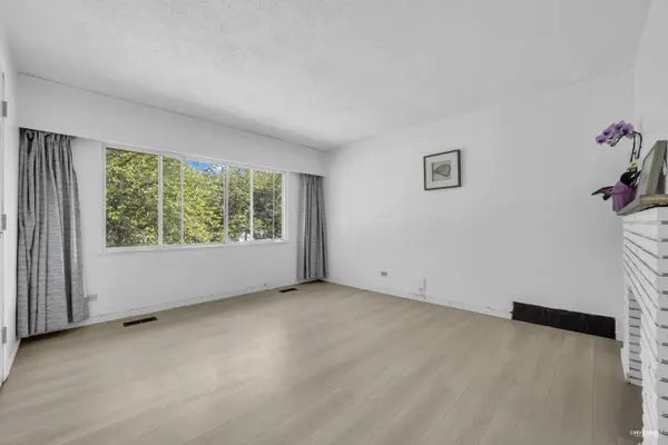 3006 E 27th AVE, Vancouver, BC V5R 1P2