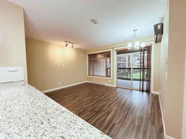 32445 Simon AVE #204, Abbotsford, BC V2T 0G7