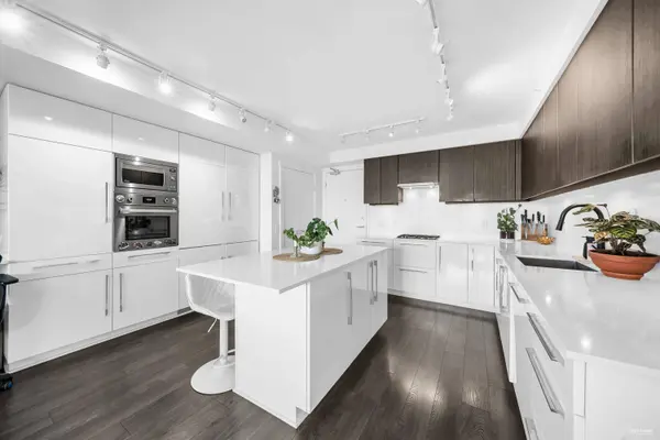 188 Agnes ST #1103, New Westminster, BC V3L 0H6