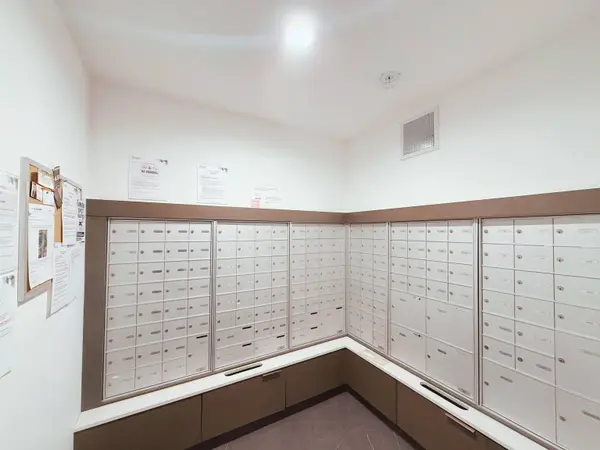 4488 Juneau ST #602, Burnaby, BC V5C 0M4