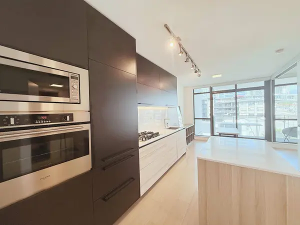 4488 Juneau ST #602, Burnaby, BC V5C 0M4