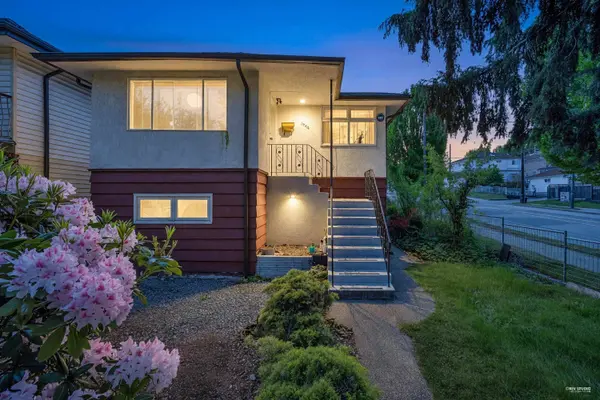3006 E 27th AVE, Vancouver, BC V5R 1P2