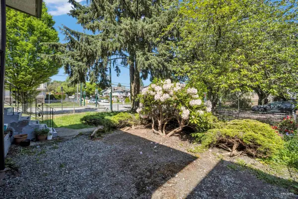 3006 E 27th AVE, Vancouver, BC V5R 1P2