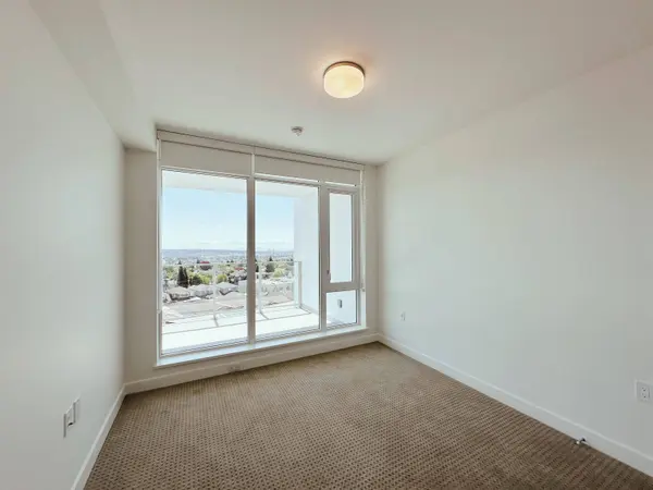 7799 Park Crescent #601, Burnaby, BC V3N 0J7