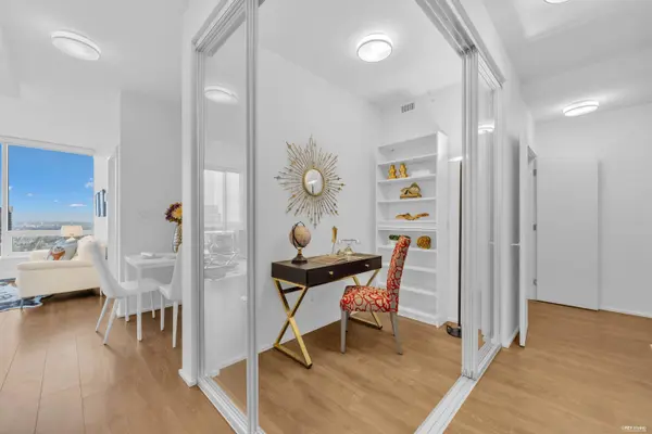 1955 Alpha WAY #5704, Burnaby, BC V5C 0K6