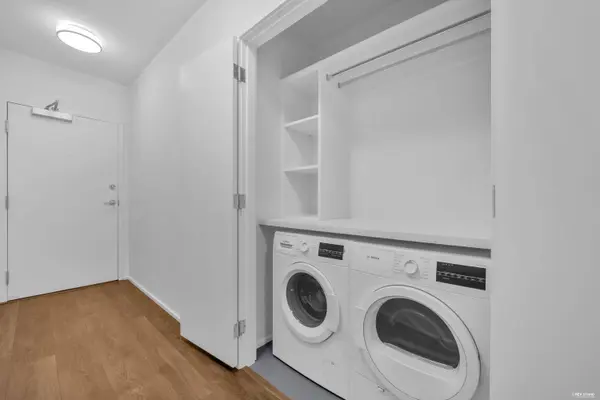 1955 Alpha WAY #5704, Burnaby, BC V5C 0K6