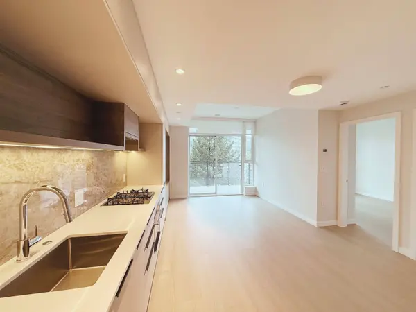 612 Elmwood ST #602, Coquitlam, BC V3J 3W8