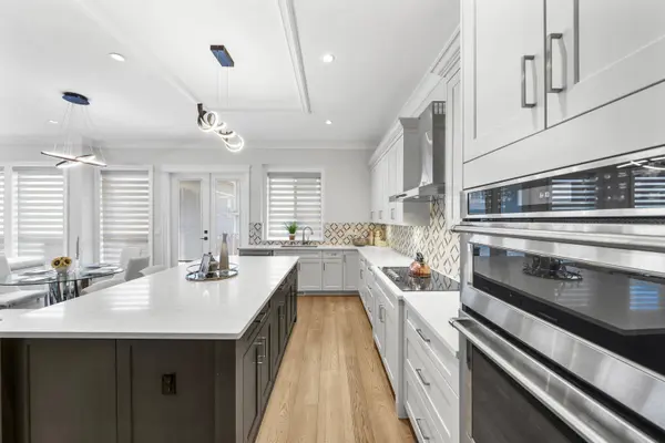 16692 18 AVE, Surrey, BC V3Z 9X5