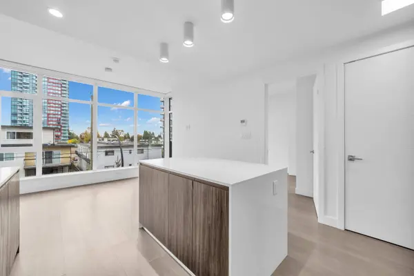 6511 Sussex AVE #305, Burnaby, BC V5H 0K5