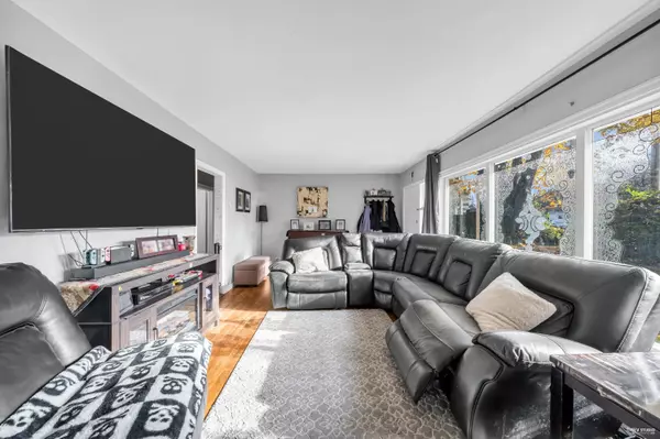 735 Lea AVE, Coquitlam, BC V3J 4H4