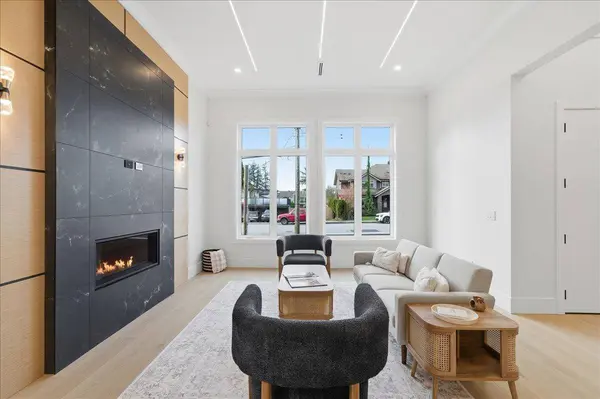 821 Porter ST, Coquitlam, BC V3J 5B9