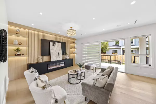 612 Chapman AVE, Coquitlam, BC V3J 4A3