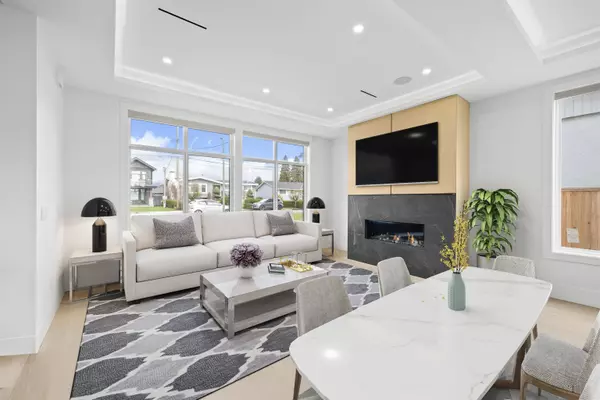 1054 Smith AVE, Coquitlam, BC V3J 2X8