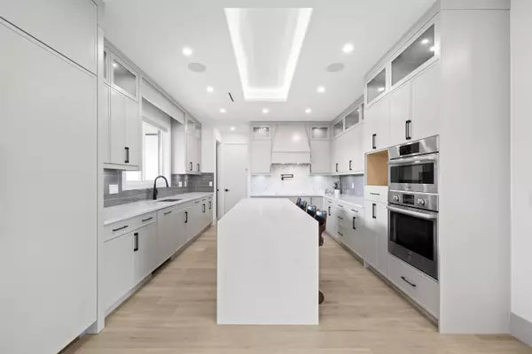 1054 Smith AVE, Coquitlam, BC V3J 2X8