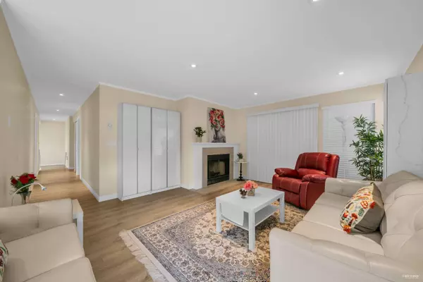 9965 151 ST #12, Surrey, BC V3R 9N6