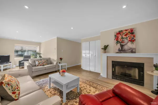 9965 151 ST #12, Surrey, BC V3R 9N6