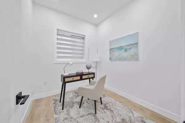 2995 E 17th AVE, Vancouver, BC V5M 2N4