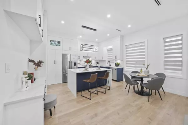 2995 E 17th AVE, Vancouver, BC V5M 2N4