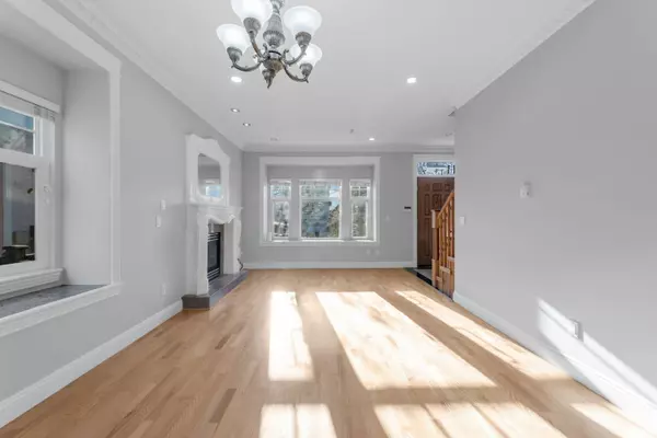 3311 E 44th AVE, Vancouver, BC V5R 3B3