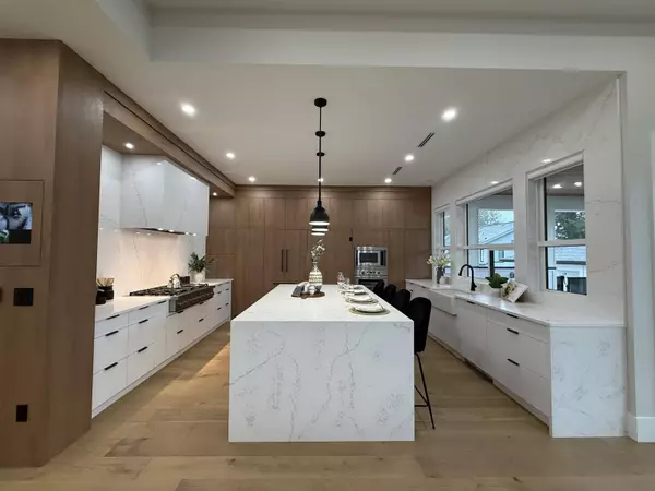 1846 Lemax AVE, Coquitlam, BC V3J 2C6