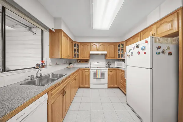 567 Clare AVE, Burnaby, BC V5B 4L3