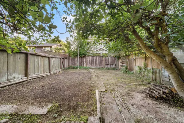 567 Clare AVE, Burnaby, BC V5B 4L3