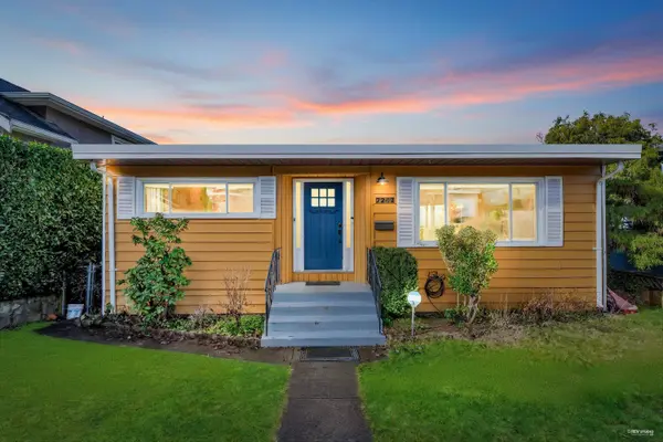 7247 Barnet RD, Burnaby, BC V5A 1E3