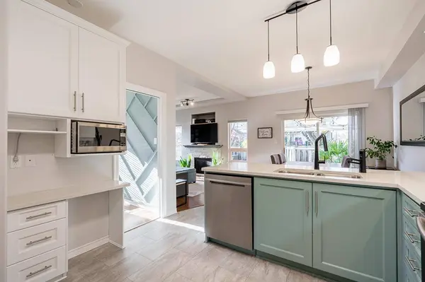 998 Riverside DR #9, Port Coquitlam, BC V3B 7Y4