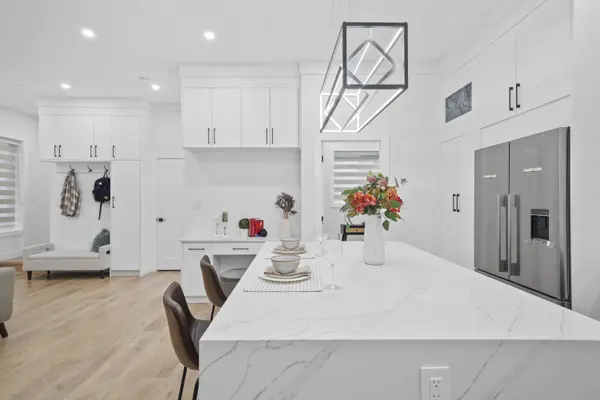 2995 E 17th AVE, Vancouver, BC V5M 2N4