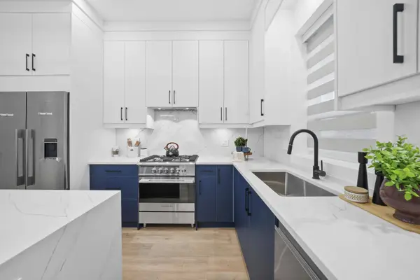 2995 E 17th AVE, Vancouver, BC V5M 2N4