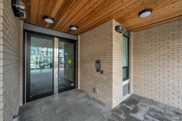 20356 72b AVE #402, Langley, BC V2Y 4J9