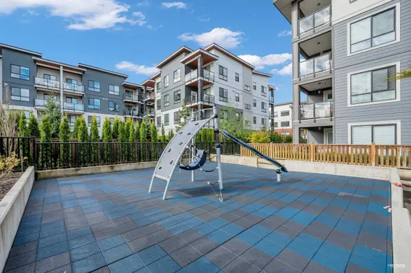 20356 72b AVE #402, Langley, BC V2Y 4J9