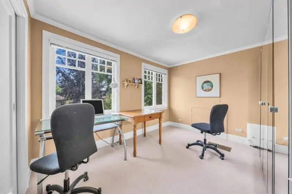 1049 W 33rd AVE, Vancouver, BC V6M 1A1