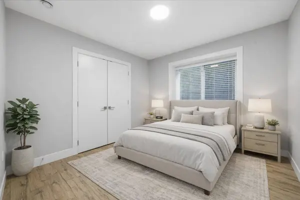 1211 Foster AVE, Coquitlam, BC V3J 2M8