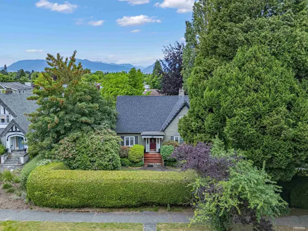 1049 W 33rd AVE, Vancouver, BC V6M 1A1