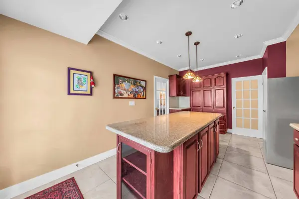 1049 W 33rd AVE, Vancouver, BC V6M 1A1