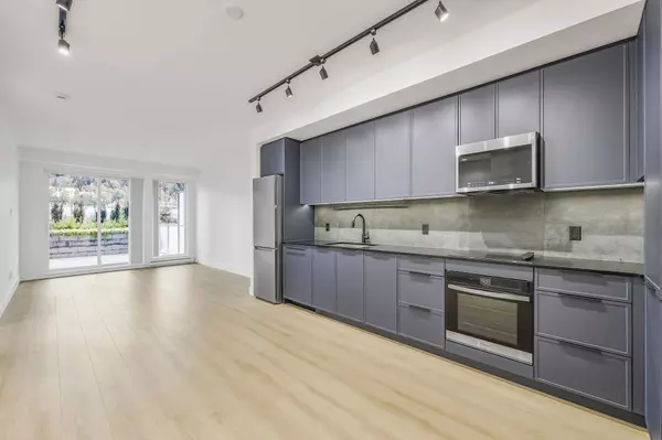 3075 Murray #203, Port Moody, BC V3H 0N9