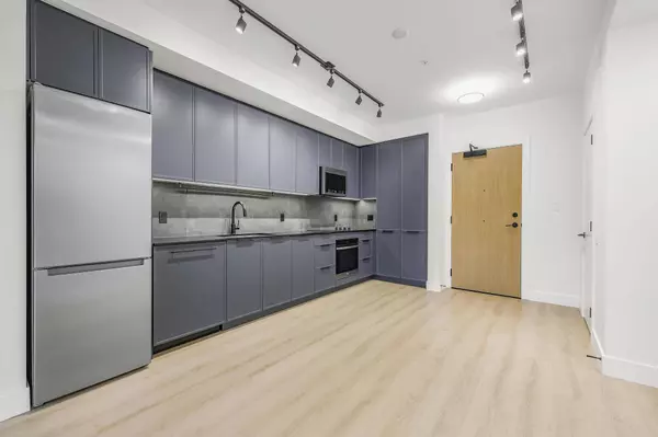 3075 Murray #203, Port Moody, BC V3H 0N9