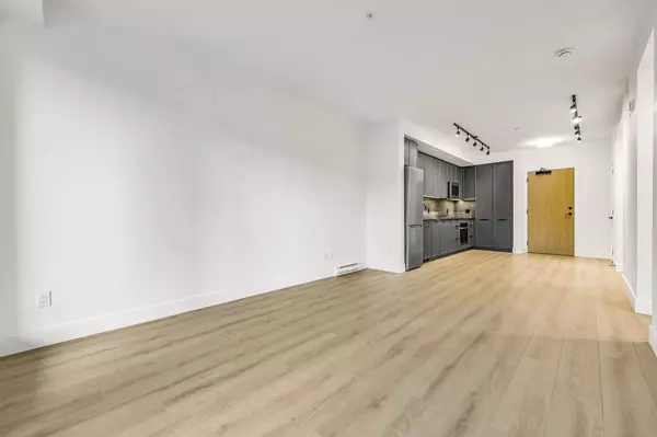 3075 Murray #203, Port Moody, BC V3H 0N9