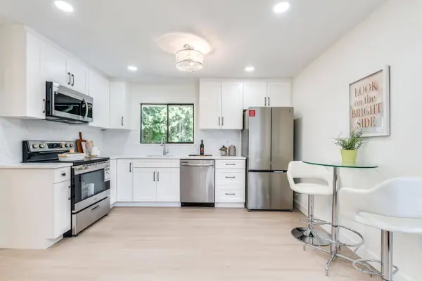 2155 Rindall AVE, Port Coquitlam, BC V3C 1T9