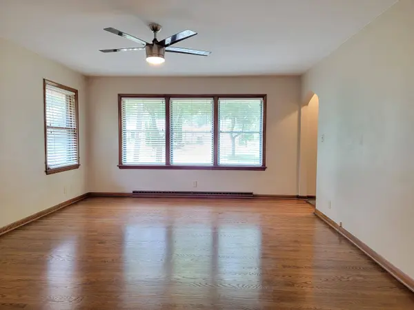 7181 W Wedgewood Dr, Milwaukee, WI 53220