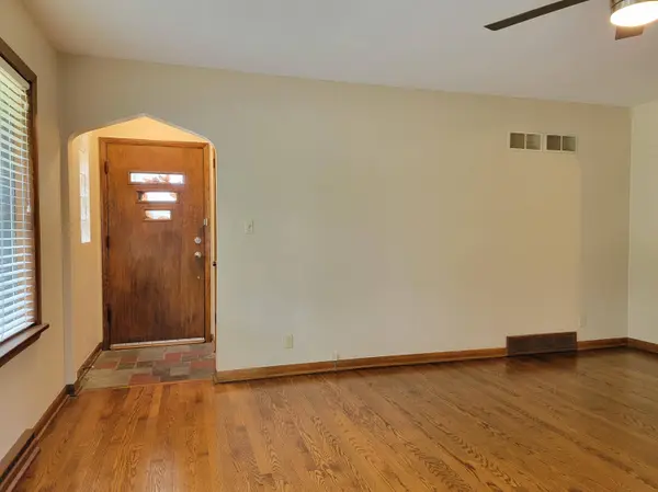 7181 W Wedgewood Dr, Milwaukee, WI 53220